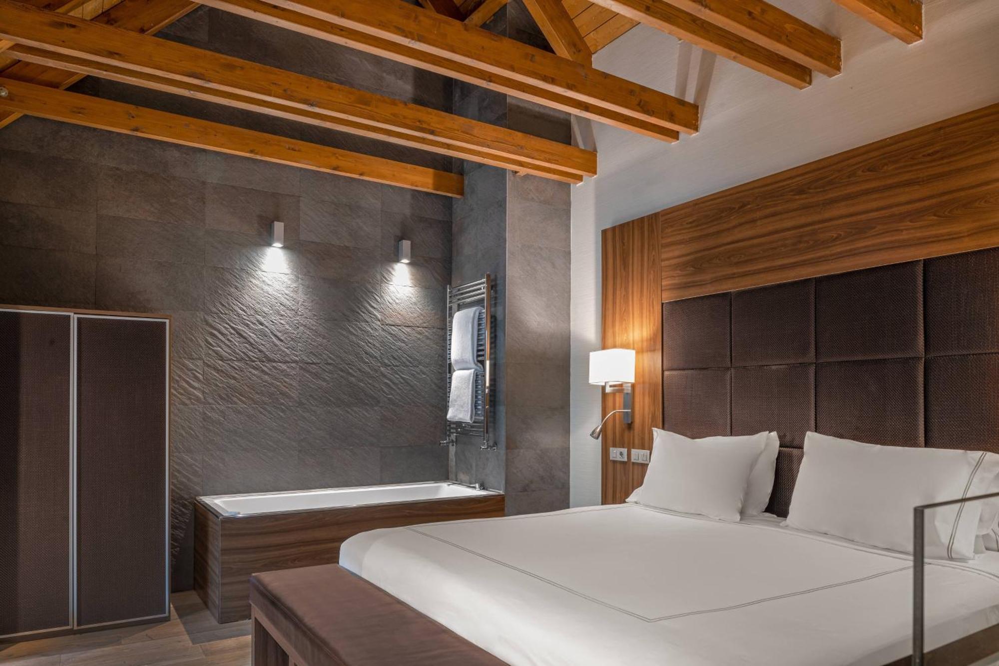 בקיירה-ברט Hotel Ac Baqueira Ski Resort, Autograph Collection מראה חיצוני תמונה