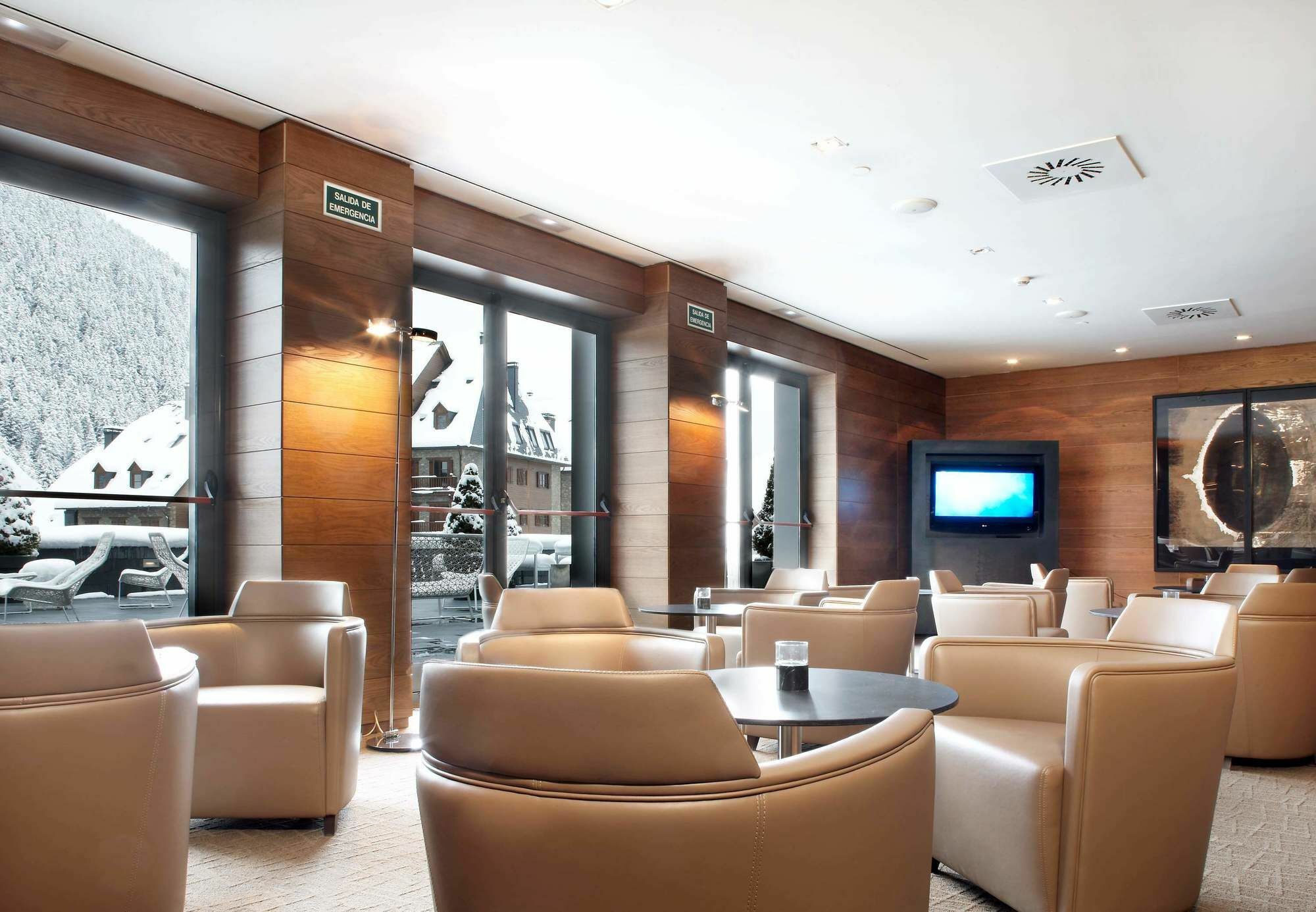 בקיירה-ברט Hotel Ac Baqueira Ski Resort, Autograph Collection מראה חיצוני תמונה